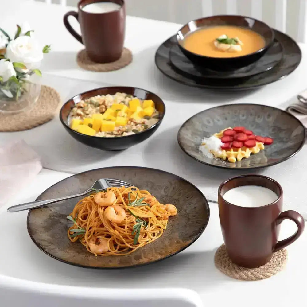 Rustika bruna och svarta keramikkärl och muggar för BRAUN - Servis - 16 delar