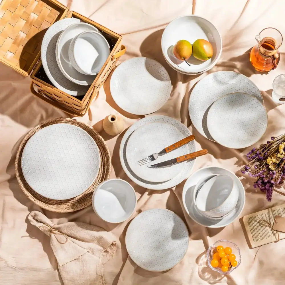 Vit keramisk middagsservis med texturerad yta för CATALINA - Servis - 16 delar