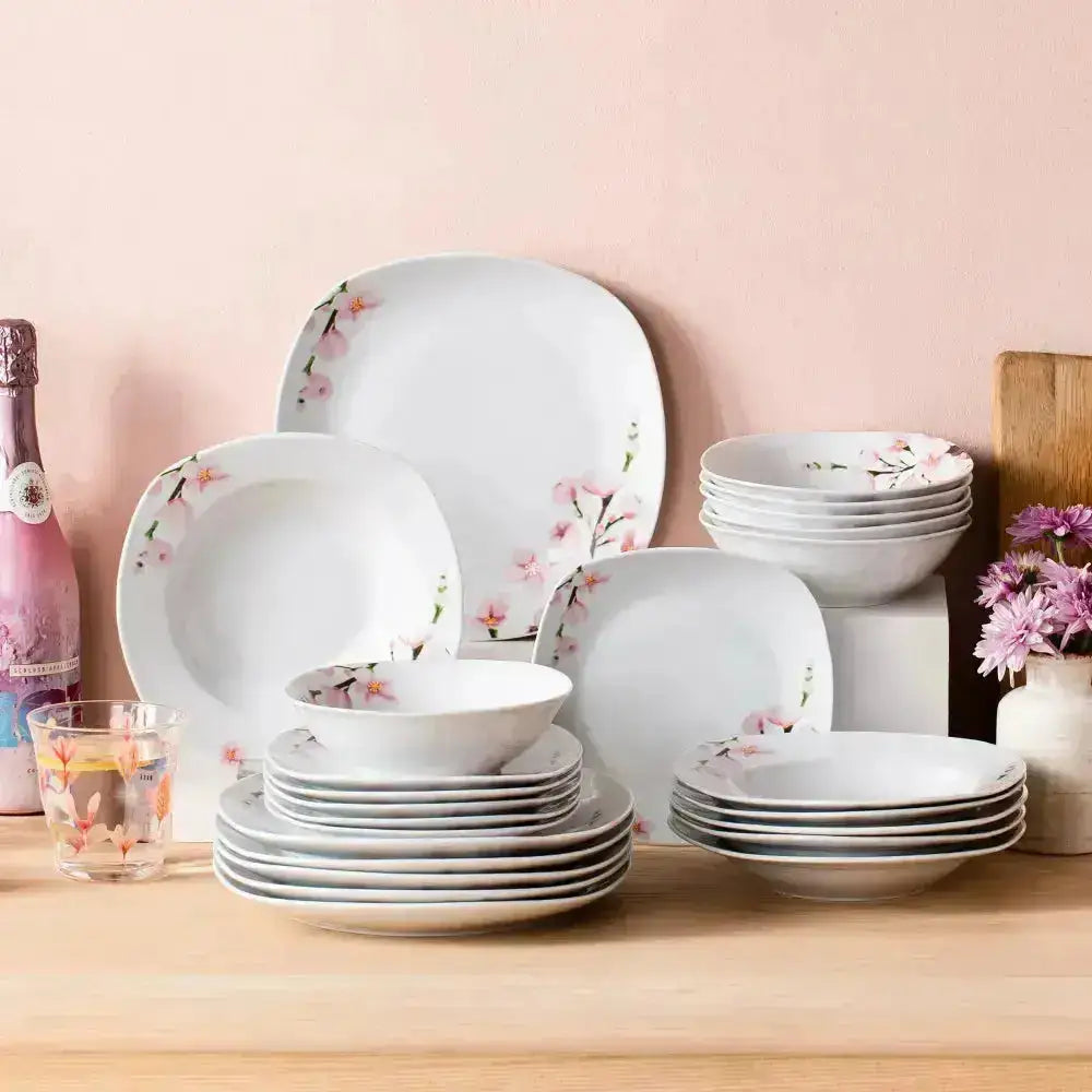 Vit middagsservis med delikata rosa blommönster från CHERRY - Servis - 24 delar