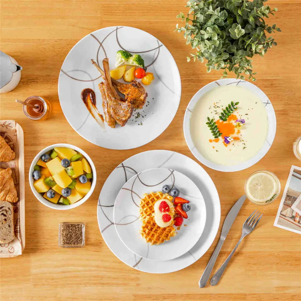 Fullt set av dinnerware med modern svängd design från FORTUNA - Servis 24 delar