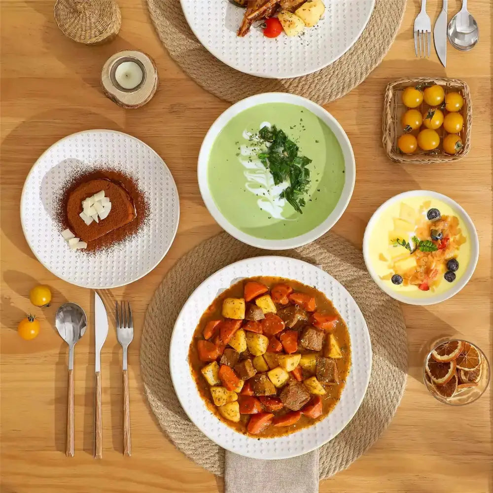 FREJA - Servis - 16 delar fullständigt måltid med olika rätter på ett elegant servisset