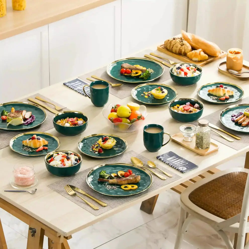 Darkgrönt keramikservis med guldränder för IVORY - Servis - 16 delar