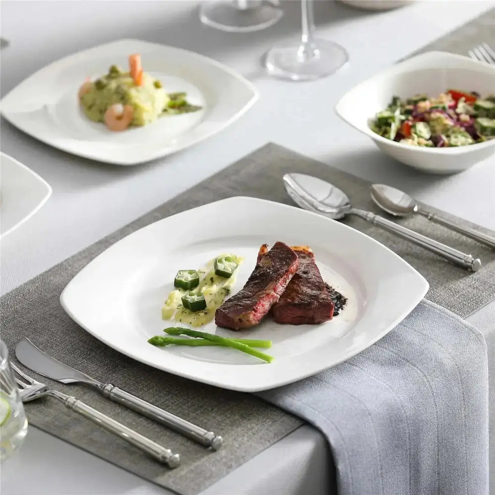 Vit fyrkantig middagsandplate med lätt upphöjd kant för SIMONE - Servis - 16 delar