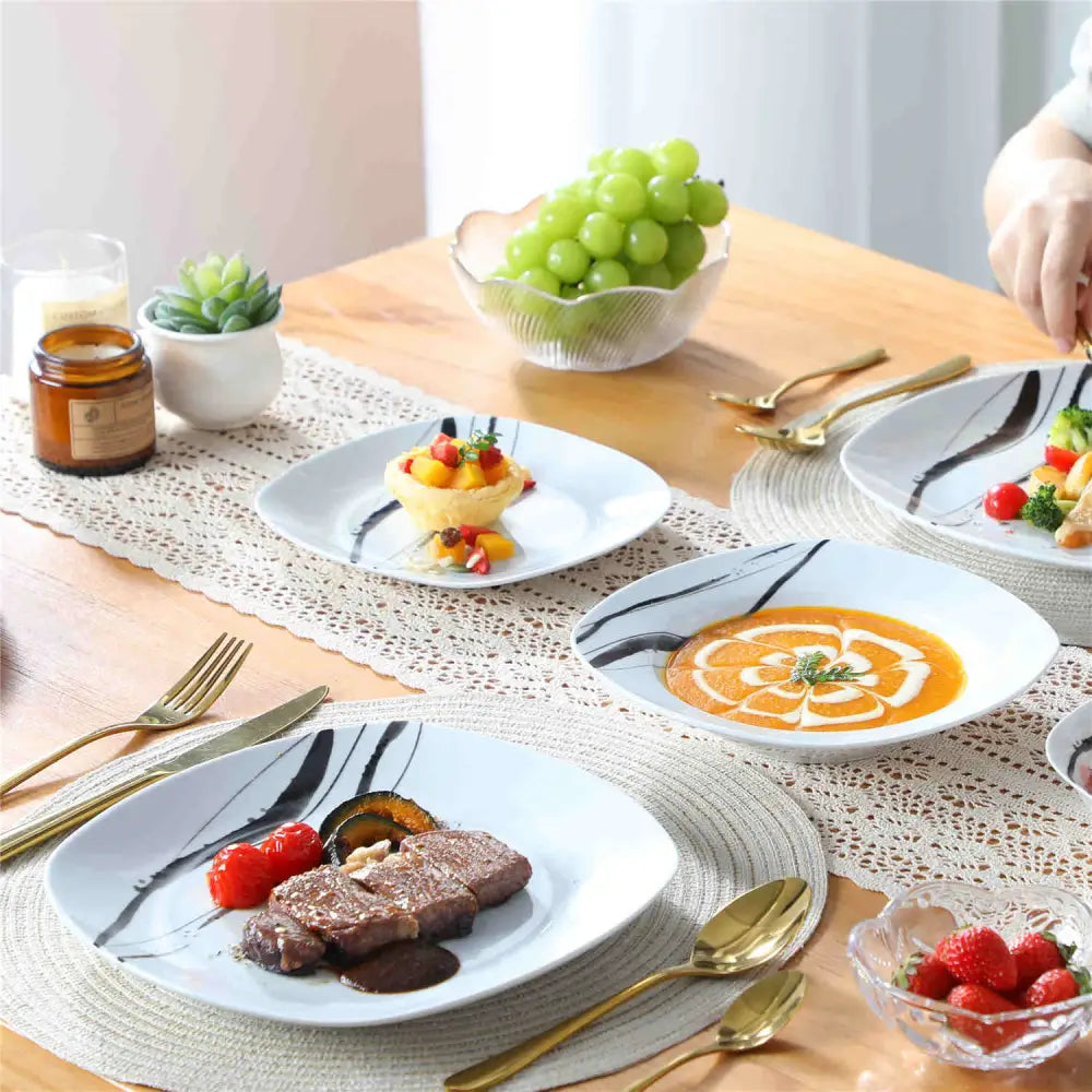 Modern vit fyrkantig servis med svarta abstrakta mönster för TERIA 24 delar